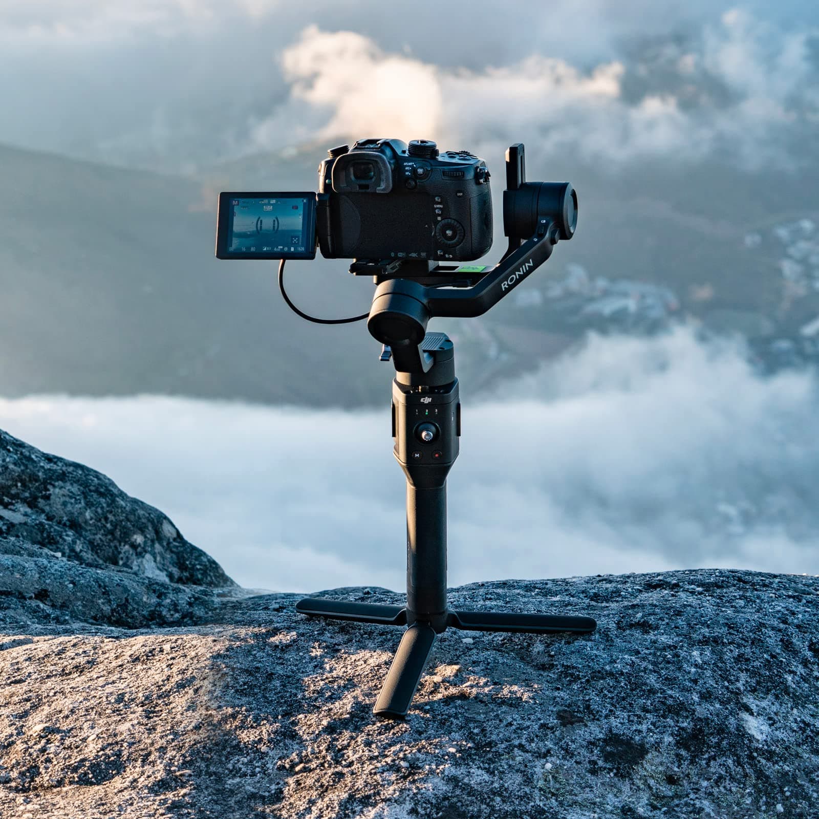 DJI Ronin-SC, 3-Axis Camera Stabilizer, up to 2kg (4.4lbs) Payload, Lightweight Design, Dynamic Stability, Automated Features, Available for Canon/Sony/Panasonic/Nikon/Fujifilm - Image 6