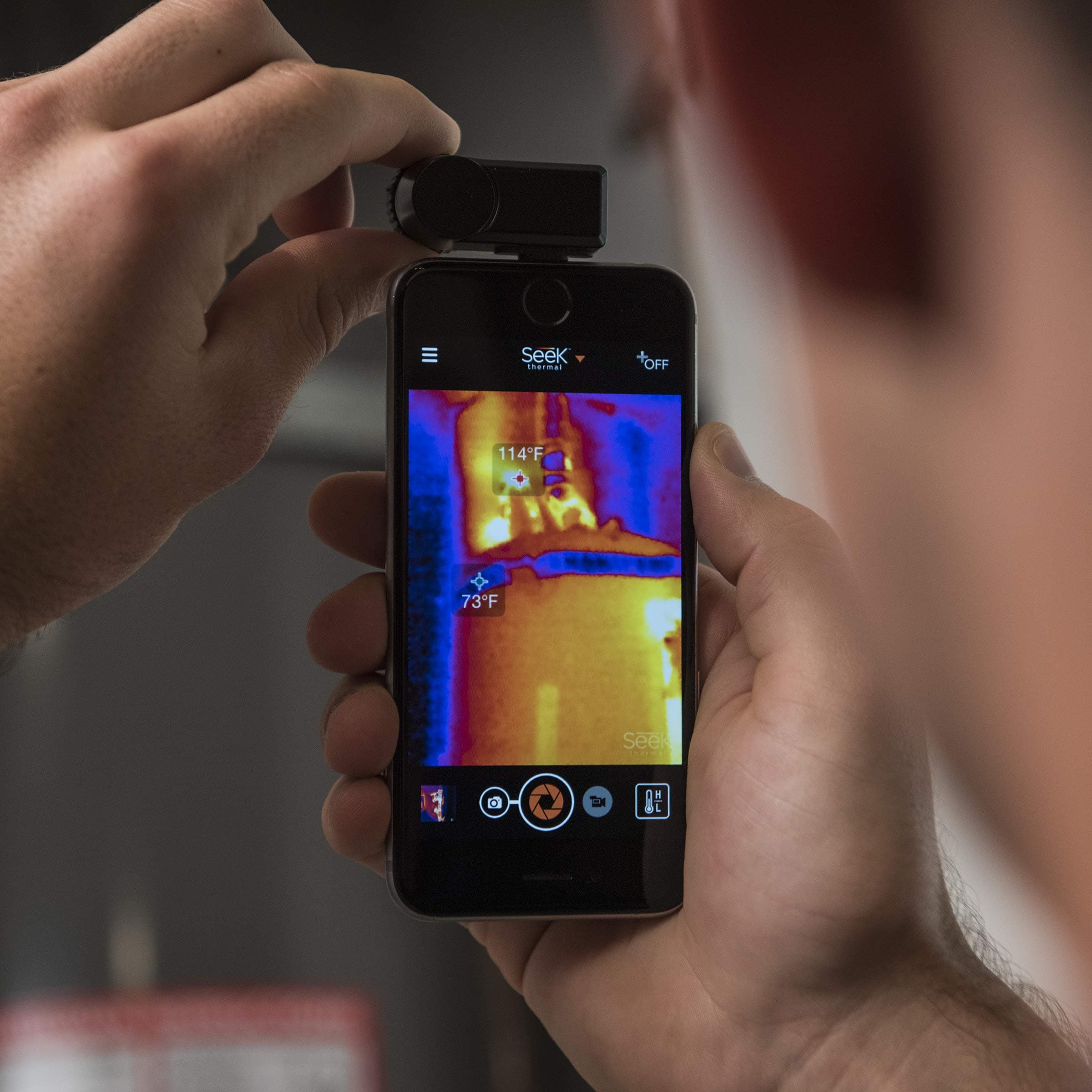 Seek Thermal Compact - All-Purpose Thermal Imaging Camera for iOS , Black - LW-AAA - Image 9